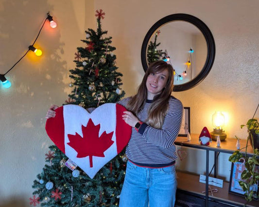 Tapis cœur canadien fait main, un hommage chaleureux au Canada avec une touche artisanale.