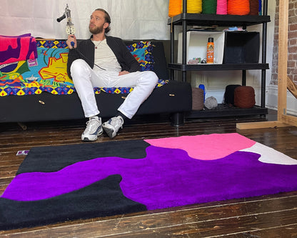 Tapis mural tufté main, une création unique qui allie équilibre, couleurs vibrantes et intensité visuelle.